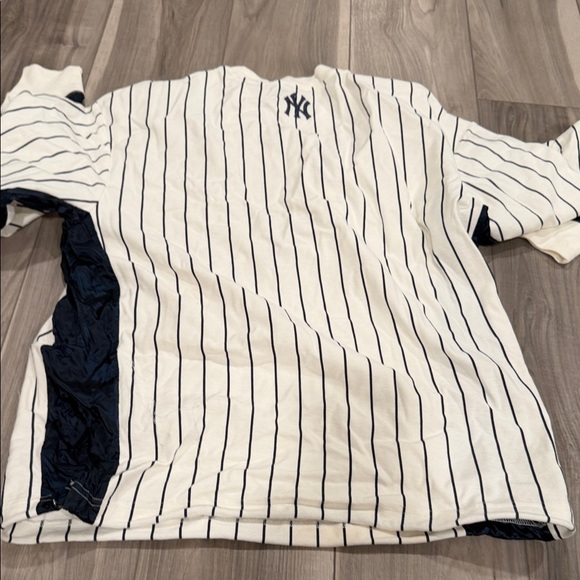 Kith x MLB NYC Yankees style Cream and Black Striped Shirt - Picture 6 of 6